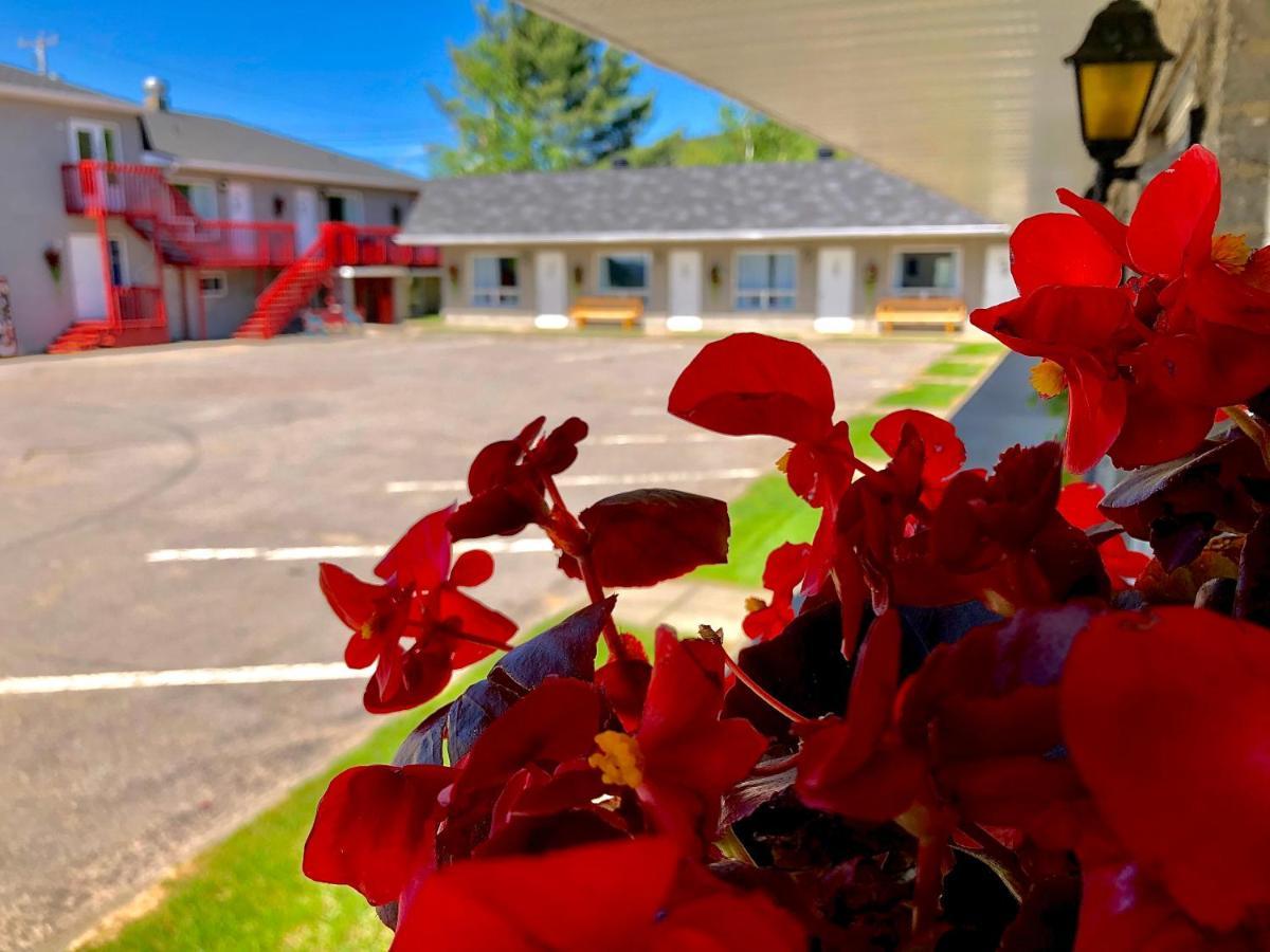 تادوساك Motel Chantmartin المظهر الخارجي الصورة